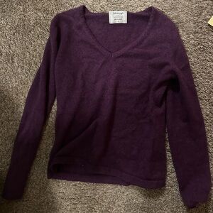Edinburgh Cashmere 100% Cashmere Sweater – Women’s S, Plum Purple V-Neck Luxury